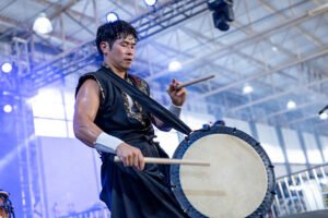 Pratos típicos da culinária japonesa na praça gastronômica do 1º Guarujá Matsuri