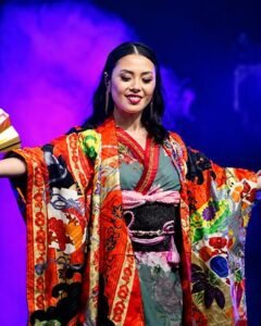 Apresentações musicais e danças tradicionais japonesas agitam a Praça Horácio Lafer.